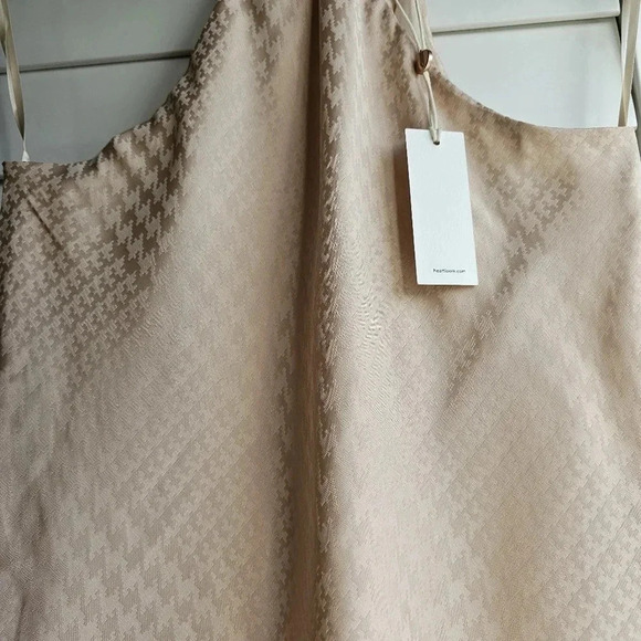 Heartloom Halter Top  Blouse Cream Beige Size XS - Picture 6 of 7